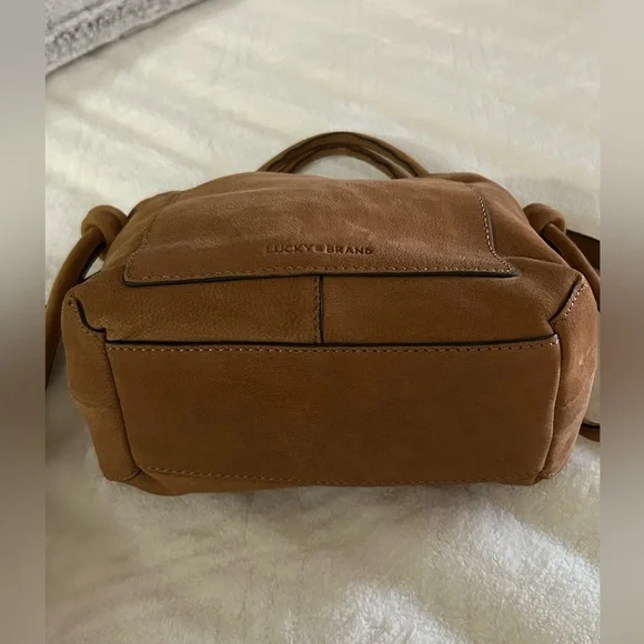 💼 Lucky Brand Suede Leather Small Crossbody Bag (Like New)💼 - Picture 5 of 13